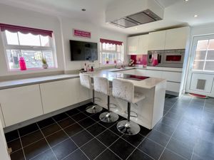 Kitchen - click for photo gallery